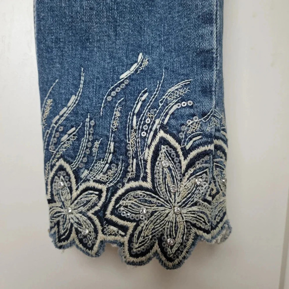 Miss Me Embroidered Ankle Skinny Jeans | Size 26 - Picture 4 of 10